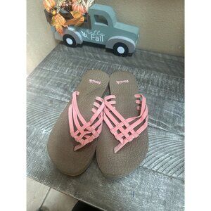 Sanuk Women's Yoga Sandy flip flop burnt coral brown yoga mat sole side Size 7